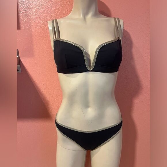 BEACH BUNNY BIKINI SET .. - Picture 6 of 11